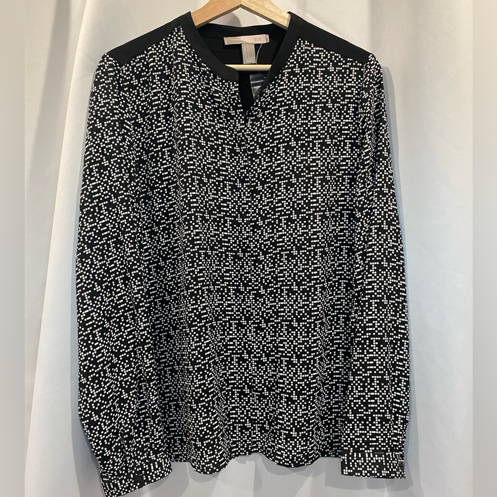 XXI - Black and White Patterned Blouse
